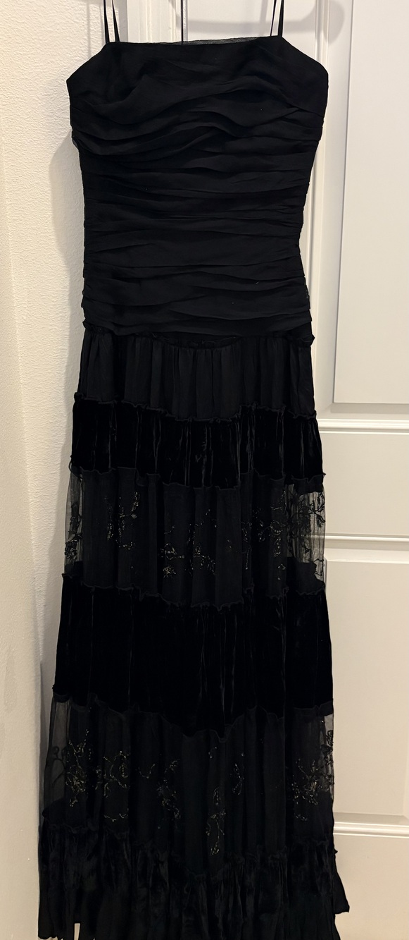 Vintage BCBG Black Velvet Tiered Lace Maxi Formal Dress Strapless